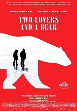 两个爱人和一只熊海报